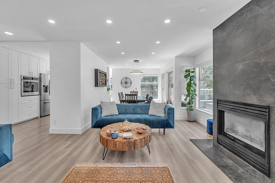 8 2425 Edgemont Boulevard North Vancouver, BC - 9