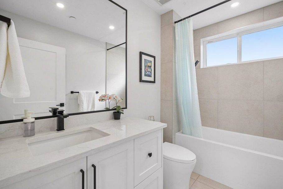 3535 E Georgia Street Vancouver, BC - 23