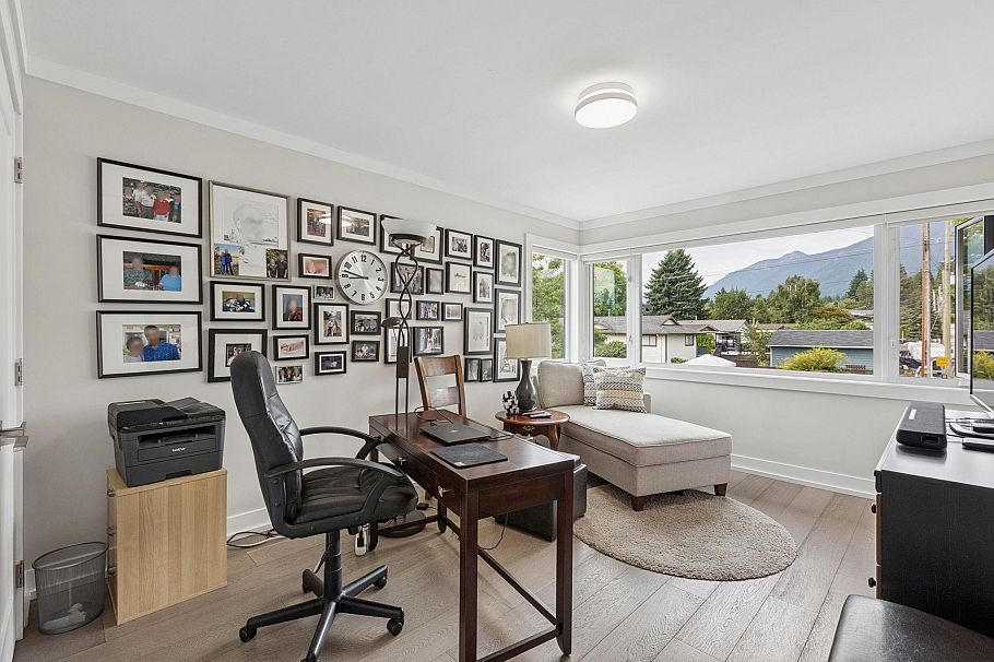 351 W 21st Street North Vancouver, BC - 27