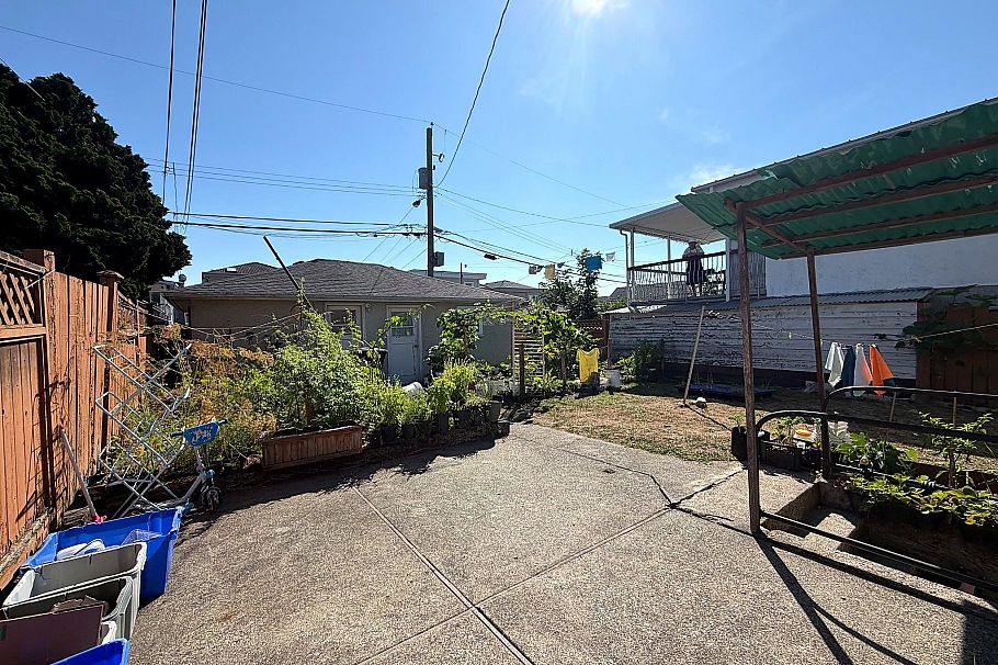 374 E 54th Avenue Vancouver, BC - 20