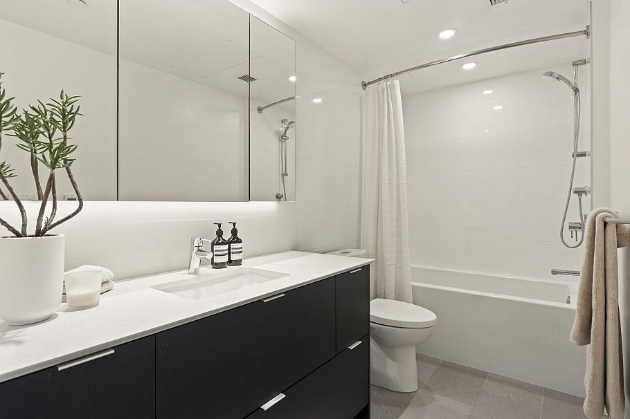 301 210 E 5th Avenue Vancouver, BC - 18