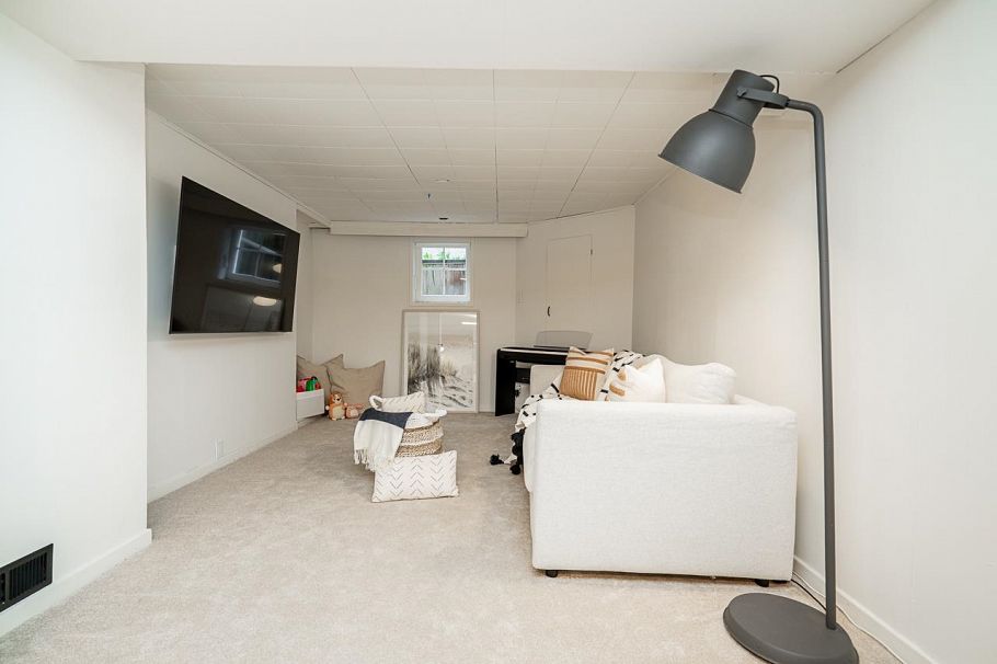 134 W 40th Avenue Vancouver, BC - 21