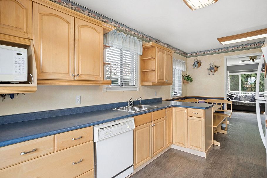 1861 E Kent Avenue North Vancouver, BC - 14