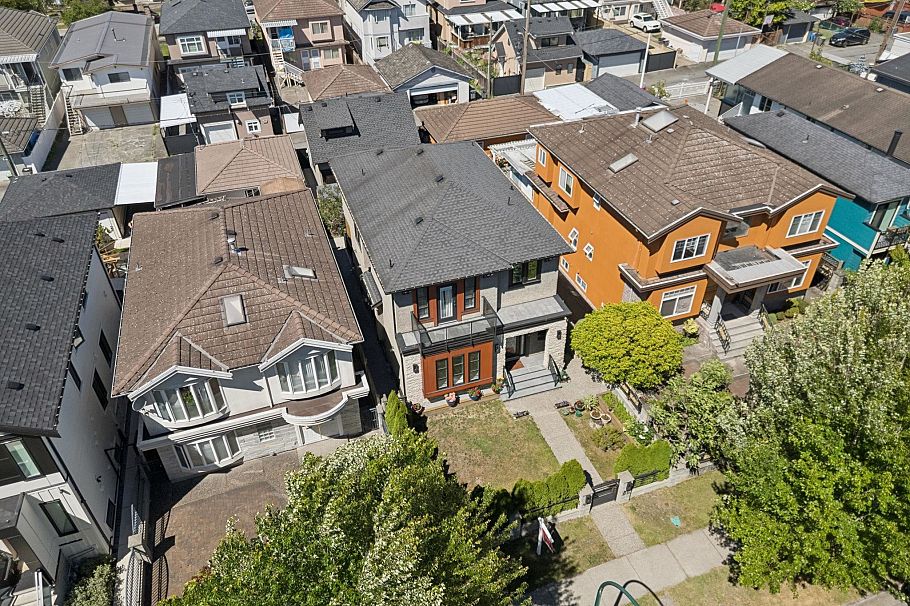 3233 Grant Street Vancouver, BC - 33