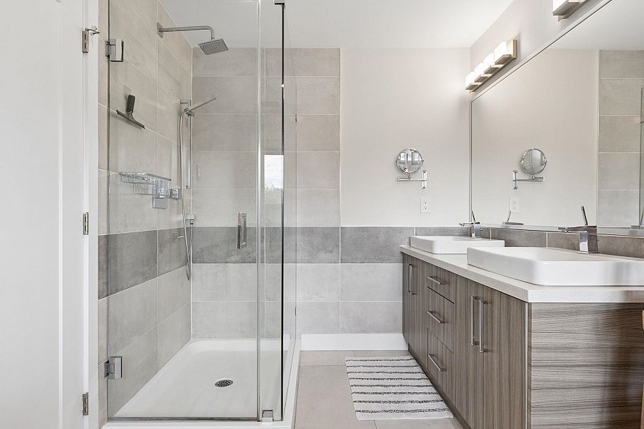 351 W 21st Street North Vancouver, BC - 24
