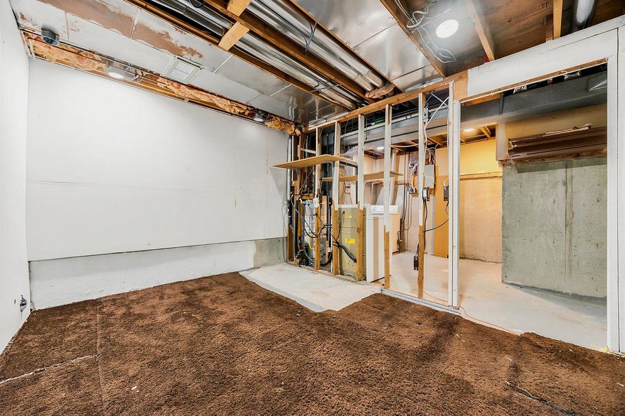 62 1930 Cedar Village Crescent North Vancouver, BC - 23