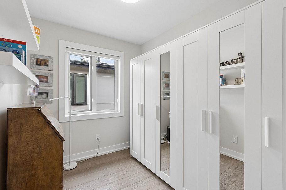 351 W 21st Street North Vancouver, BC - 28