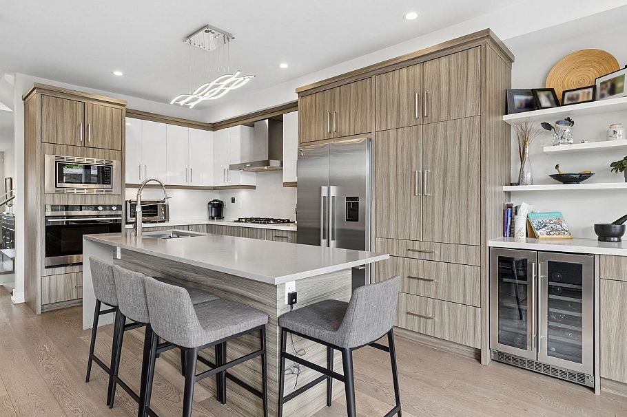 351 W 21st Street North Vancouver, BC - 17