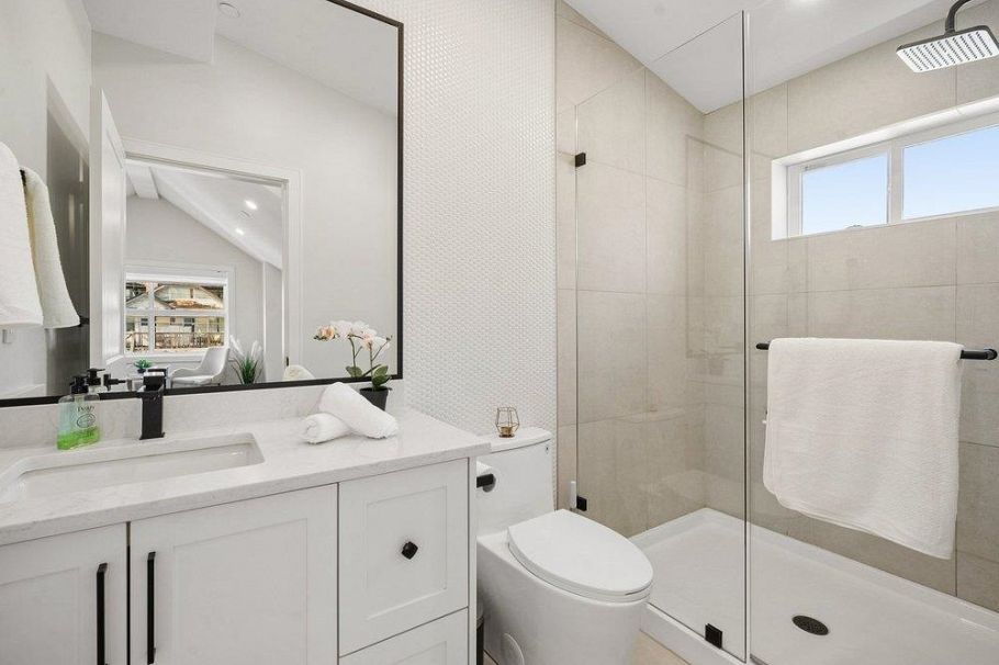 3535 E Georgia Street Vancouver, BC - 24