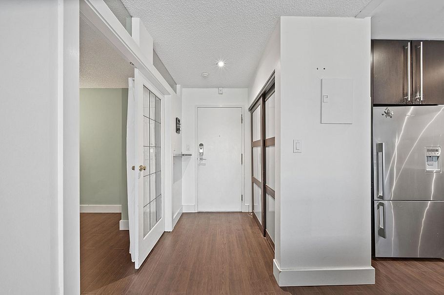 304 141 W 13th Street North Vancouver, BC - 12