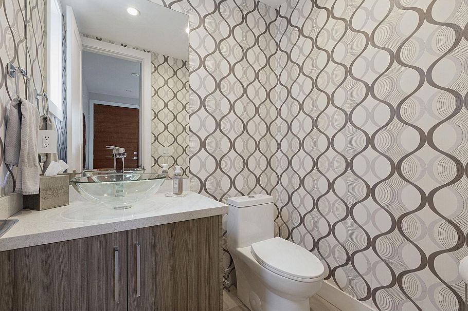 351 W 21st Street North Vancouver, BC - 20