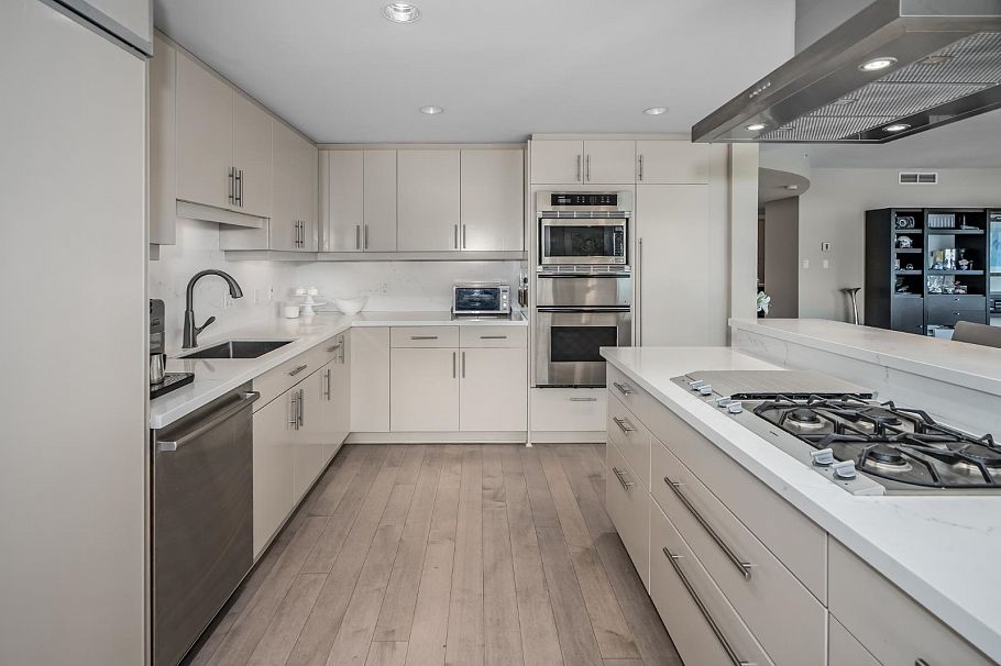 2401 1233 W Cordova Street Vancouver, BC - 13