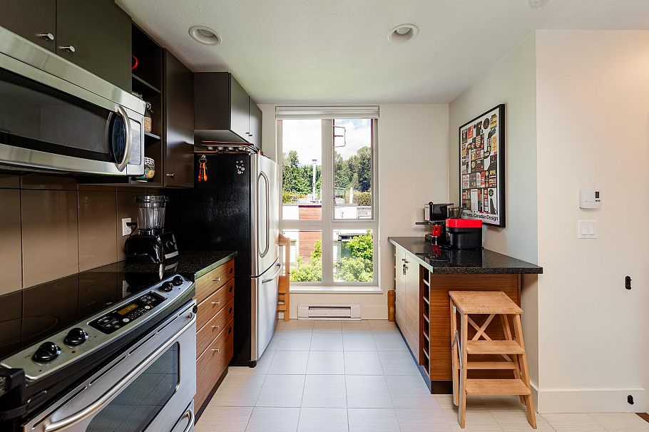 64 728 W 14th Street North Vancouver, BC - 10