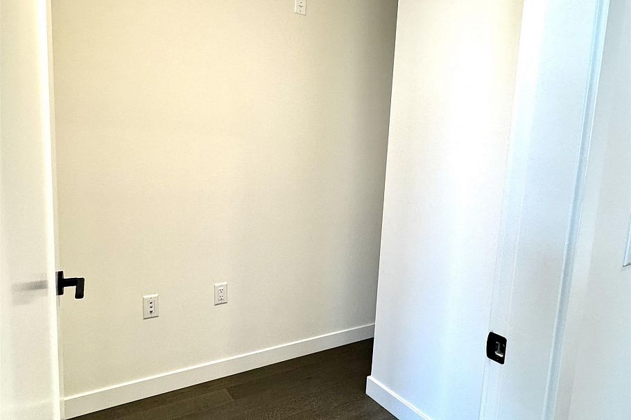 211 8398 Oak Street Vancouver, BC - 6