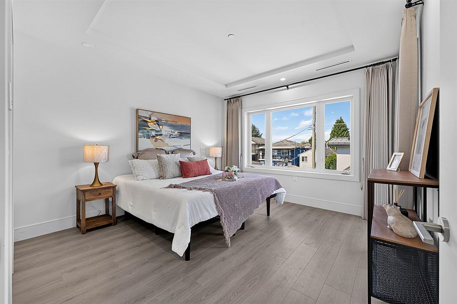 425 E 56th Avenue Vancouver, BC - 17