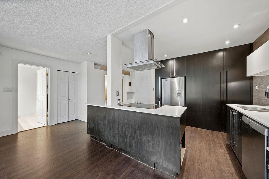 304 141 W 13th Street North Vancouver, BC - 8