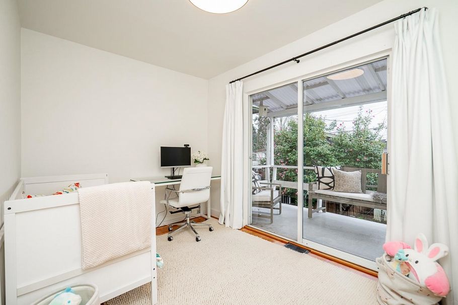 134 W 40th Avenue Vancouver, BC - 11