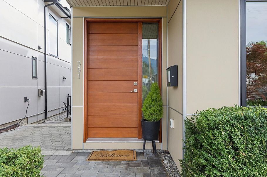 351 W 21st Street North Vancouver, BC - 4