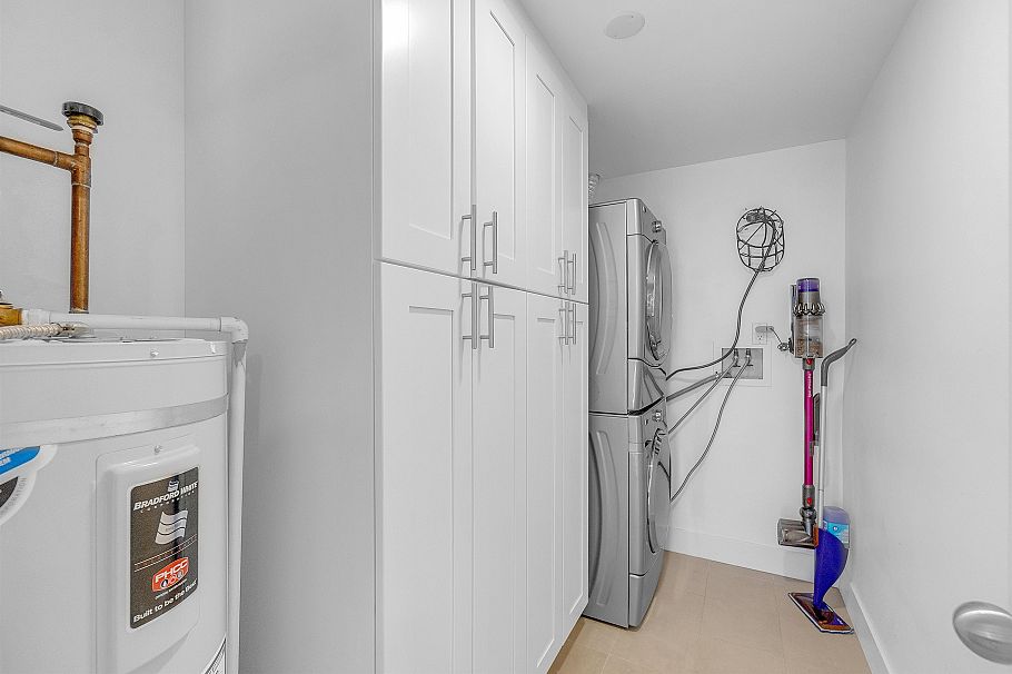 8 2425 Edgemont Boulevard North Vancouver, BC - 23