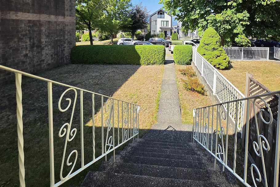 2920 Graveley Street Vancouver, BC - 35