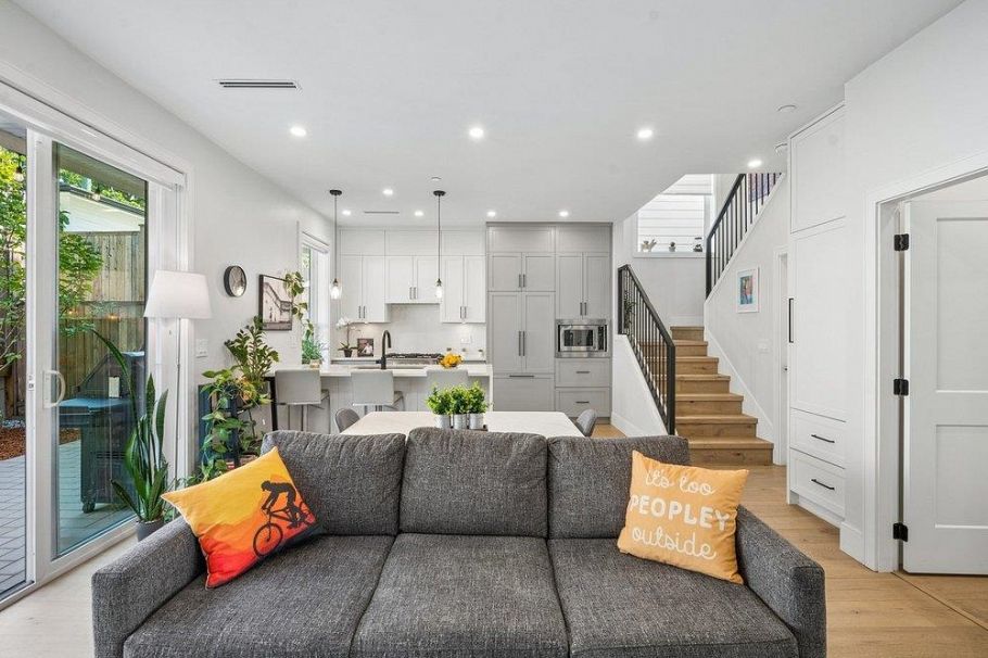 3535 E Georgia Street Vancouver, BC - 6
