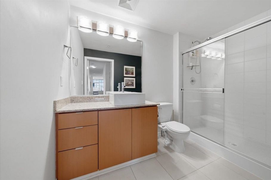 512 298 E 11th Avenue Vancouver, BC - 26