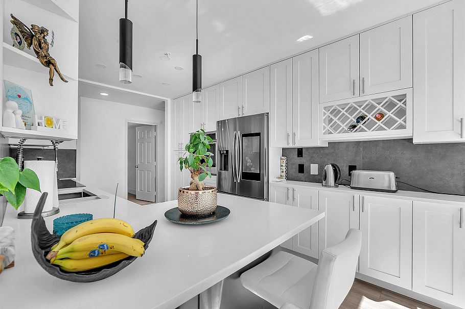 8 2425 Edgemont Boulevard North Vancouver, BC - 17
