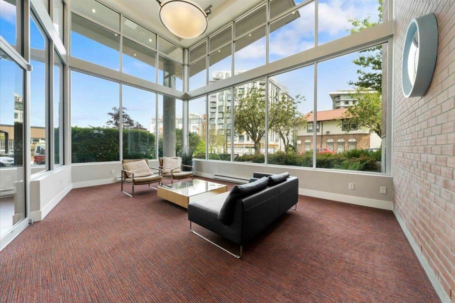 512 298 E 11th Avenue Vancouver, BC - 3