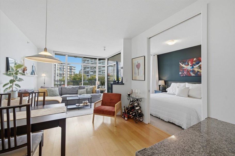 512 298 E 11th Avenue Vancouver, BC - 11