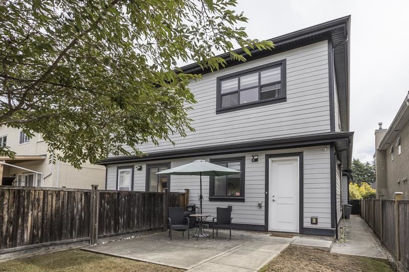 8559 Montcalm Street Vancouver, BC - 24