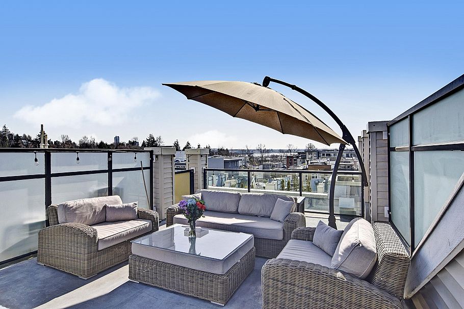 64 728 W 14th Street North Vancouver, BC - 31