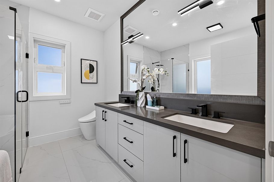 425 E 56th Avenue Vancouver, BC - 18