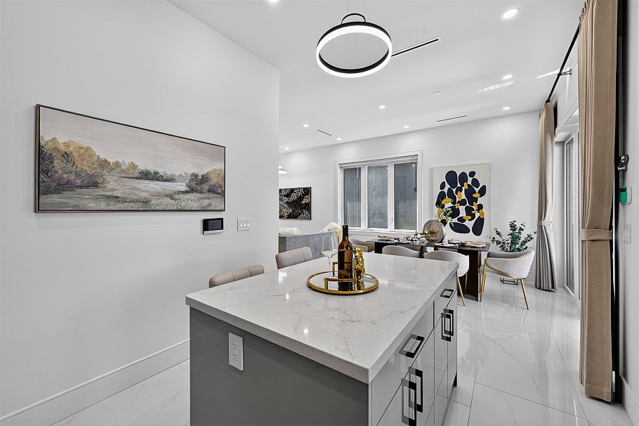 425 E 56th Avenue Vancouver, BC - 14
