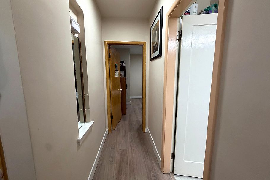 374 E 54th Avenue Vancouver, BC - 7