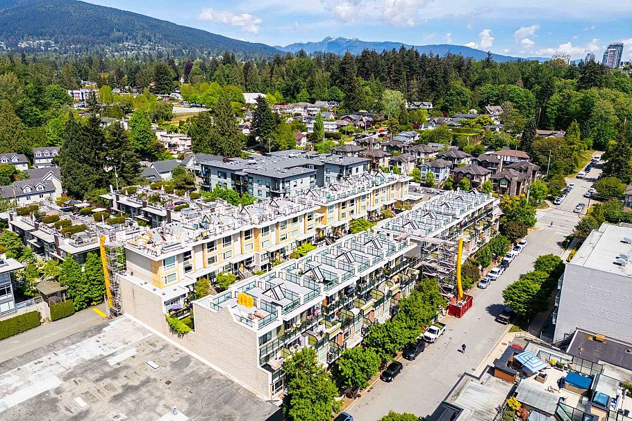 64 728 W 14th Street North Vancouver, BC - 35