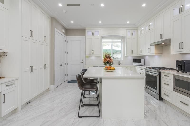 8559 Montcalm Street Vancouver, BC - 9