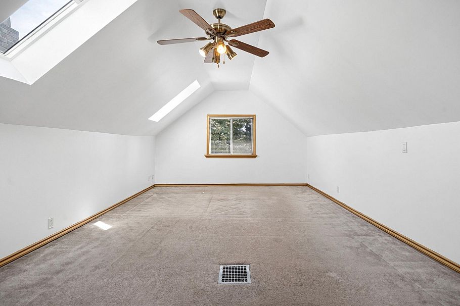1861 E Kent Avenue North Vancouver, BC - 21