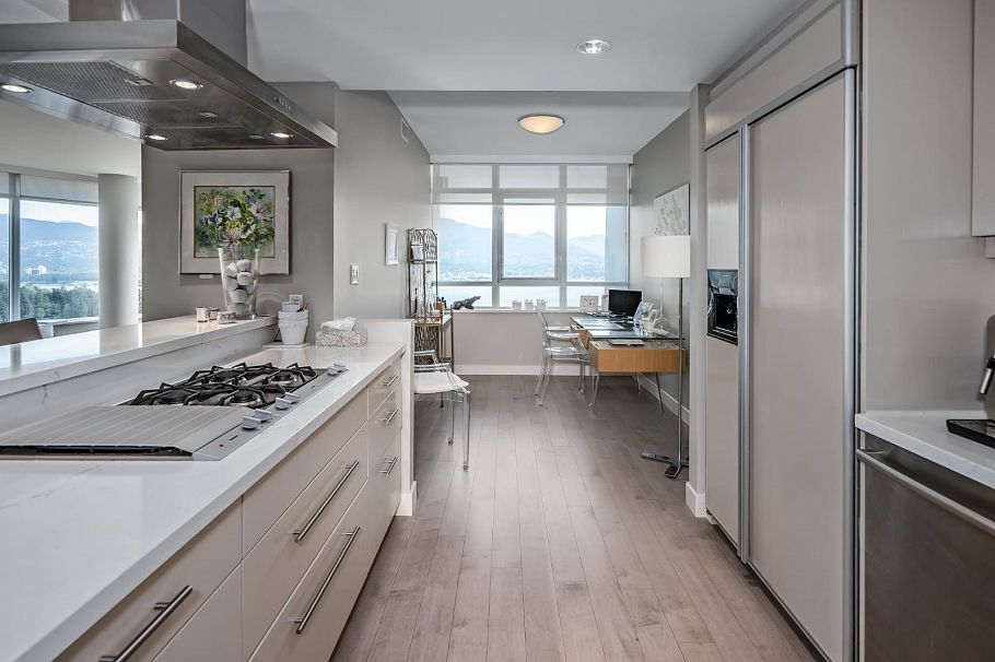 2401 1233 W Cordova Street Vancouver, BC - 12