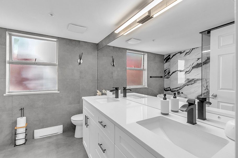 8 2425 Edgemont Boulevard North Vancouver, BC - 27