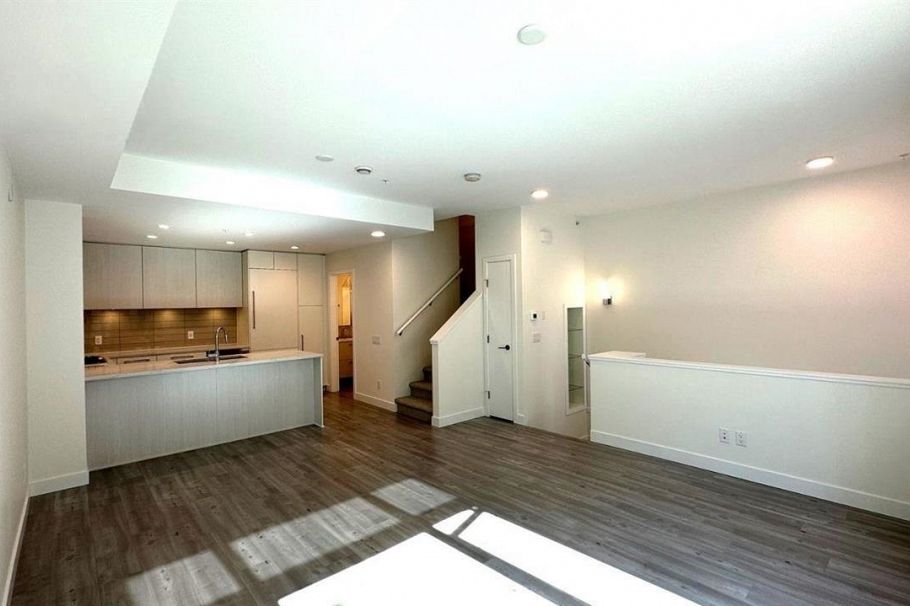 259 2035 Glenaire Drive North Vancouver, BC - 1