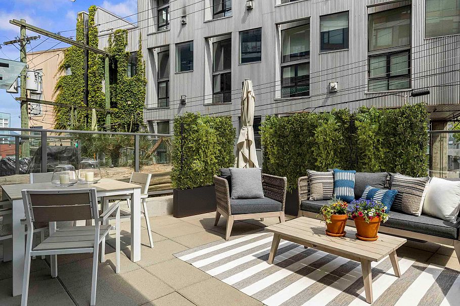 301 210 E 5th Avenue Vancouver, BC - 9