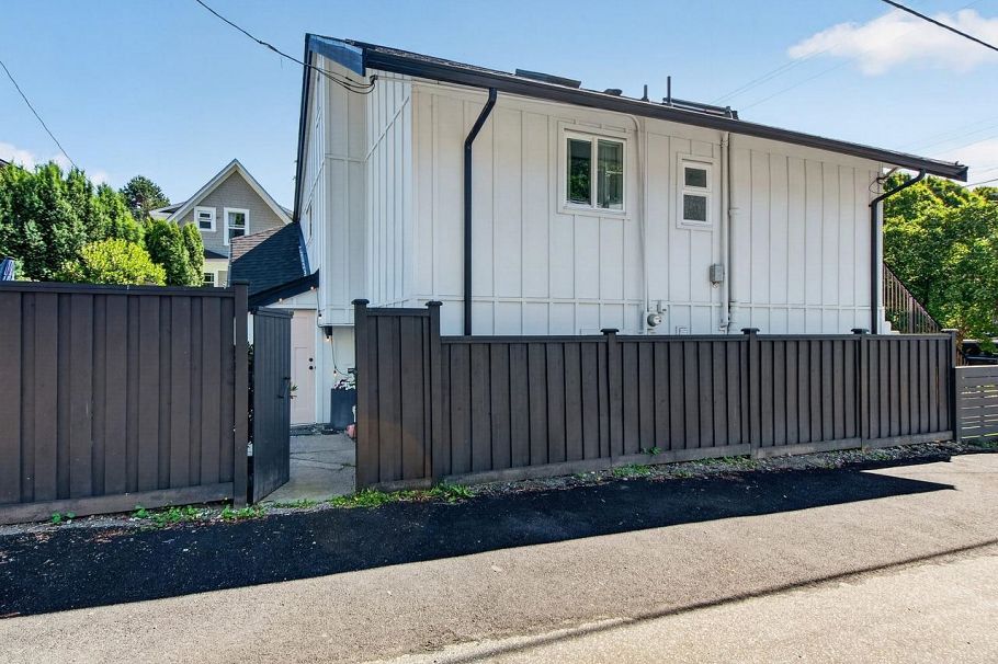 3730 Windsor Street Vancouver, BC - 37