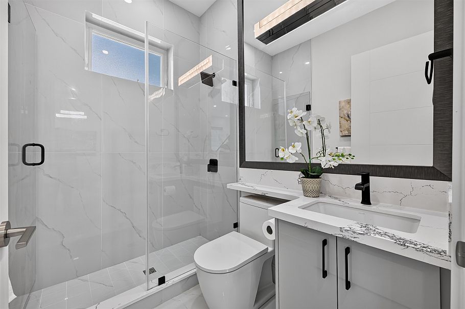 425 E 56th Avenue Vancouver, BC - 16