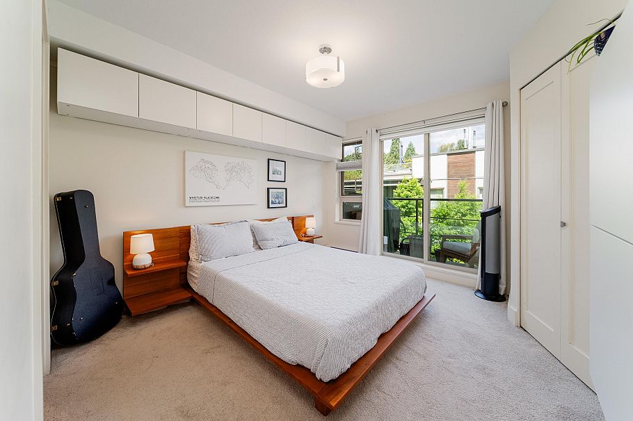 64 728 W 14th Street North Vancouver, BC - 14
