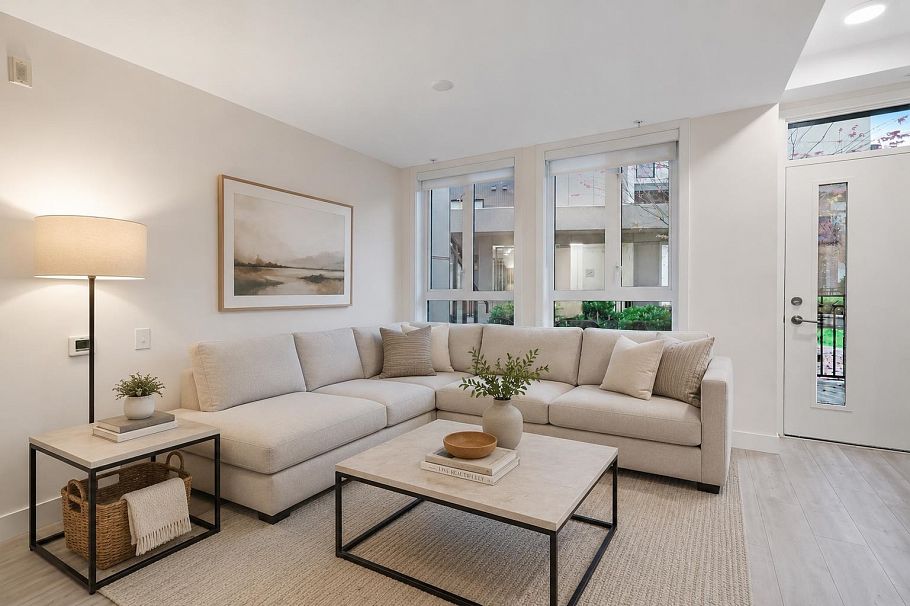 124 2035 Glenaire Street North Vancouver, BC - 2