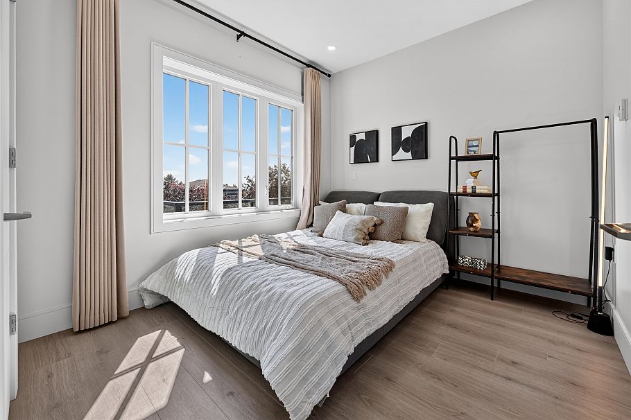 425 E 56th Avenue Vancouver, BC - 24