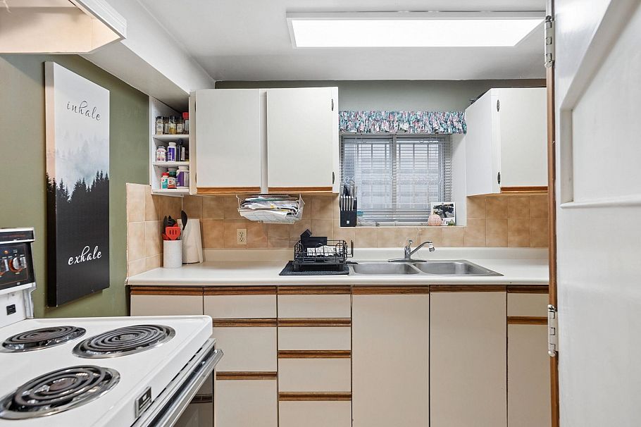1861 E Kent Avenue North Vancouver, BC - 31