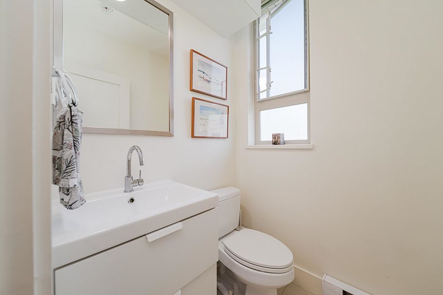 64 728 W 14th Street North Vancouver, BC - 18