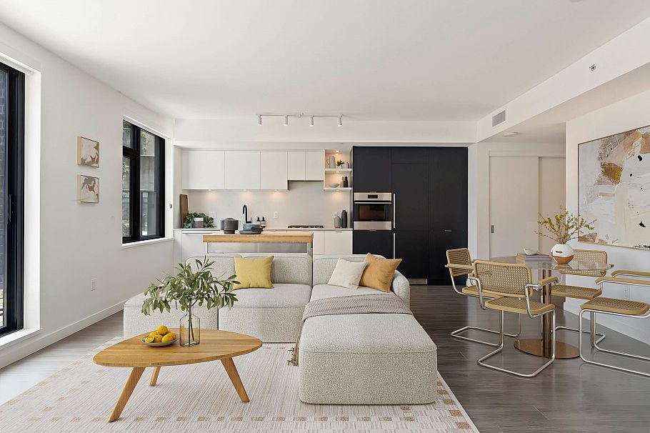 301 210 E 5th Avenue Vancouver, BC - 3