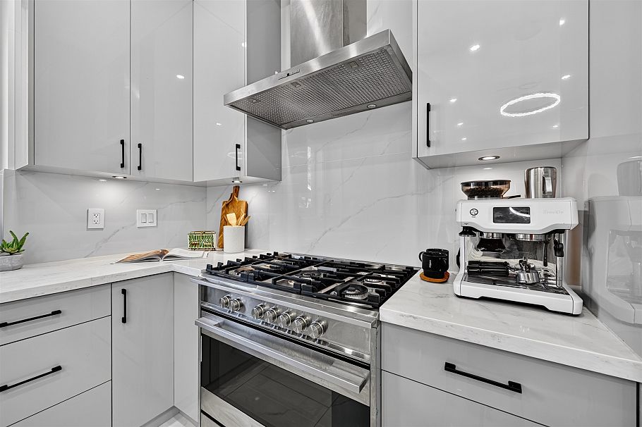 425 E 56th Avenue Vancouver, BC - 13
